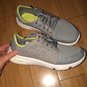 Sperry size 8 tennis shoes.